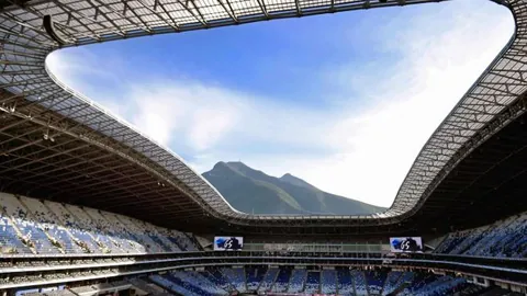 激情对决！阿斯顿维拉迎战埃弗顿，达米安-马丁内斯领航，沃特金斯首发出击，格拉利什皮克福德领衔激战正酣！